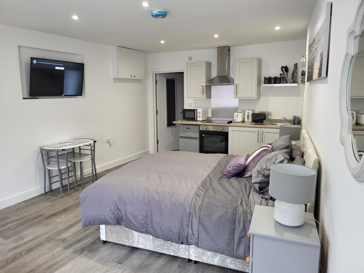 Apartment Sailors Den